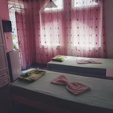 Flora Къща за гости *