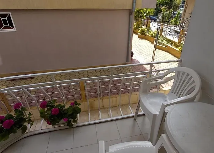 ゲストハウス Flora