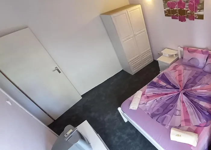 ゲストハウス Flora キテン