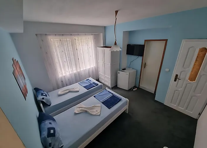 ゲストハウス Flora キテン