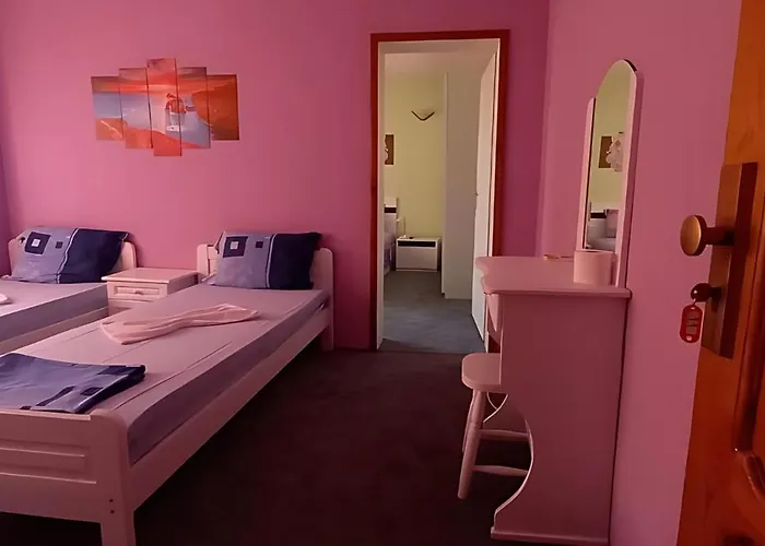 ゲストハウス Flora キテン