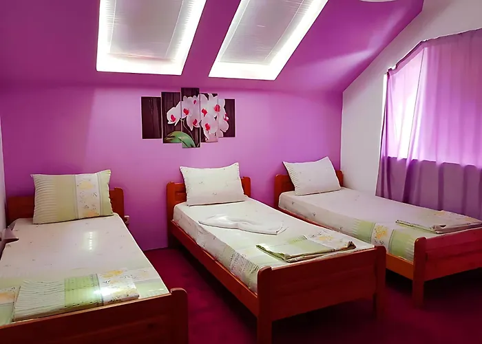 ゲストハウス Flora キテン