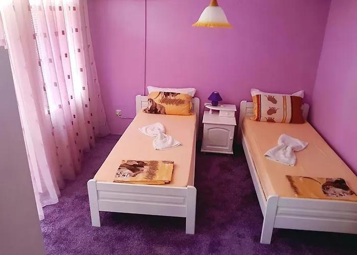 ゲストハウス Flora キテン