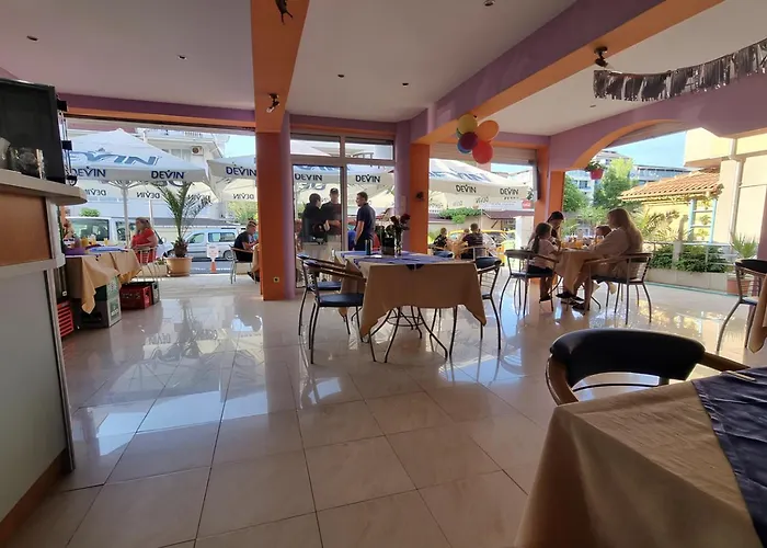 ゲストハウス Flora