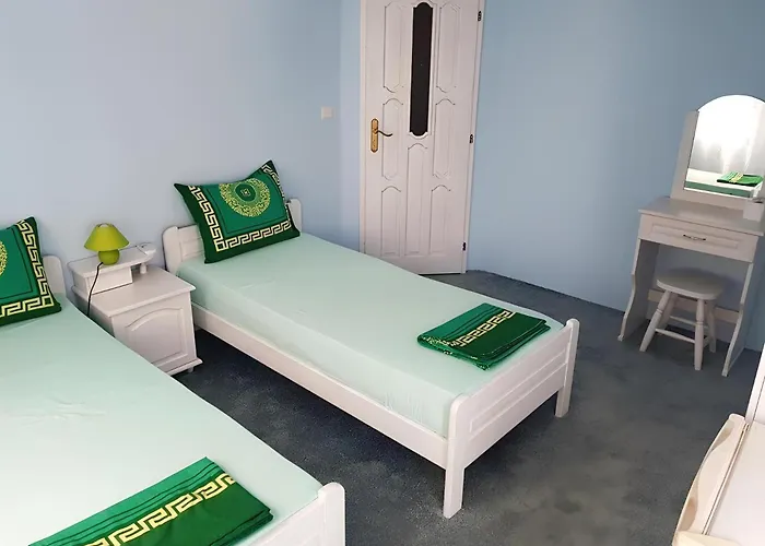 ゲストハウス Flora 3*