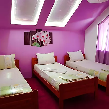 Guest house Flora Kiten (Burgas)