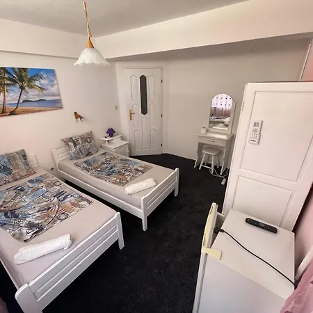 Guest house Flora Kiten (Burgas)